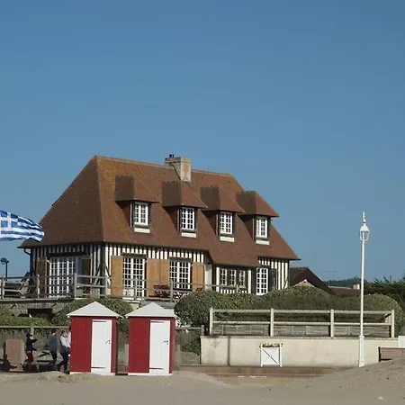 Face Plage, Vue Mer, Jardin - Deauville Vila *