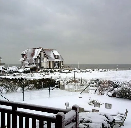 Vila Face Plage, Vue Mer, Jardin - Deauville Bénerville-sur-Mer
