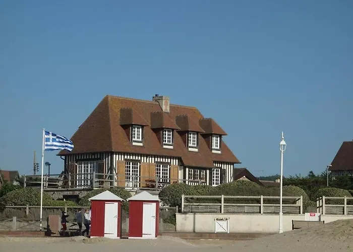 Face Plage, Vue Mer, Jardin - Deauville Vila *