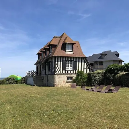 Face Plage, Vue Mer, Jardin - Deauville Villa