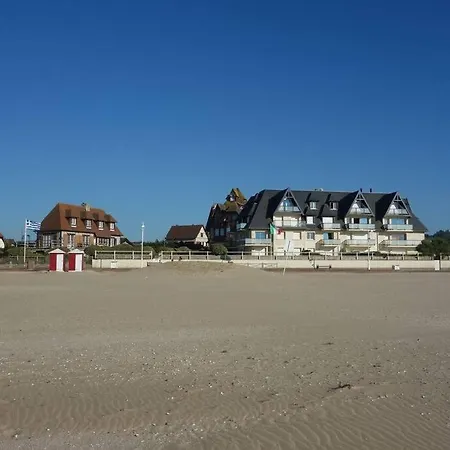 Face Plage, Vue Mer, Jardin - Deauville Villa