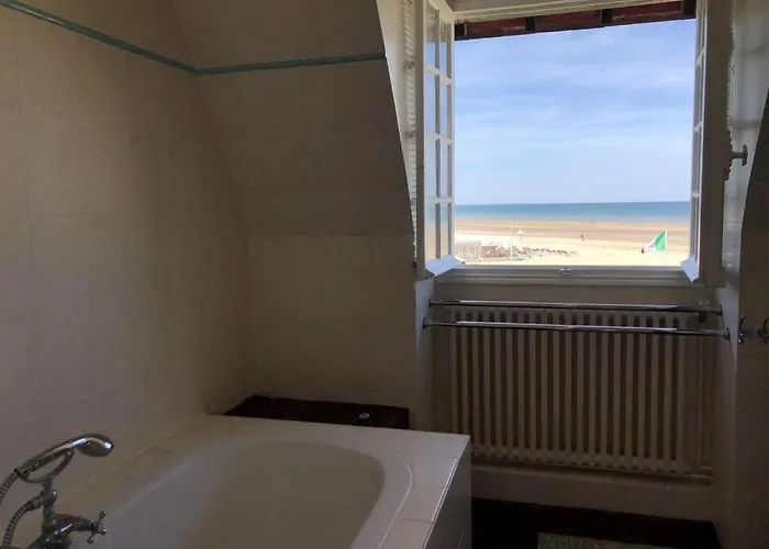 Face Plage, Vue Mer, Jardin - Deauville *